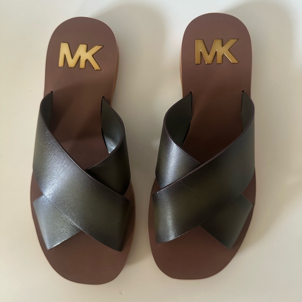 Michael Kors Glenda olive leather flat sandals size 6M NEW IN Box